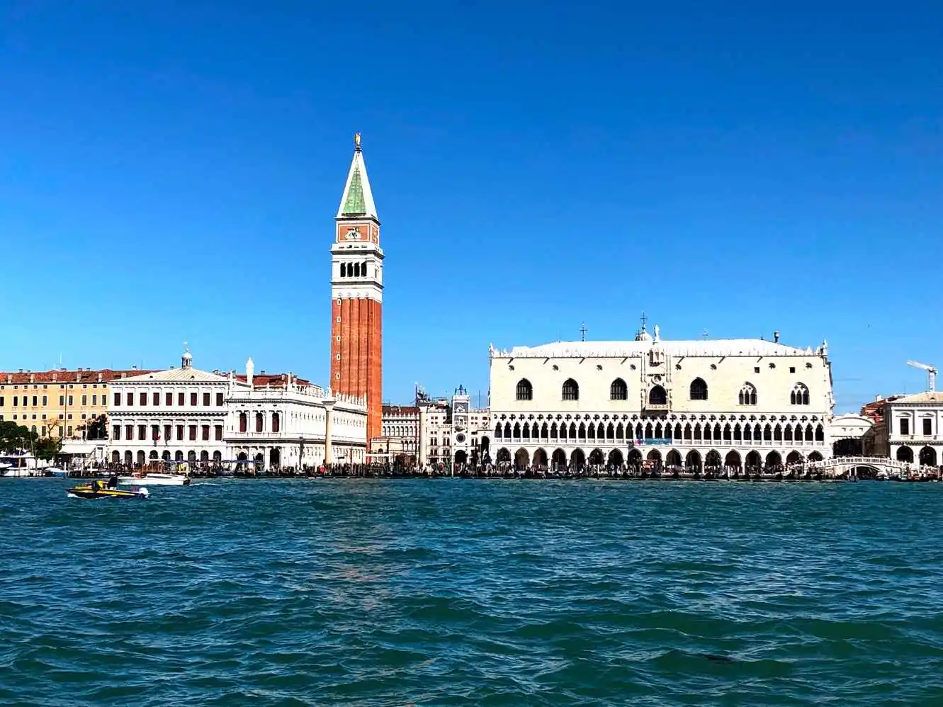 Full-day tour to Murano, Burano and Venice from Jesolo-Punta Sabbioni