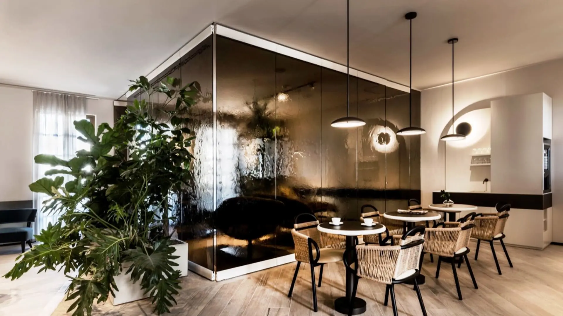 VIP Transfer to Venice Outlet McArthurGlen