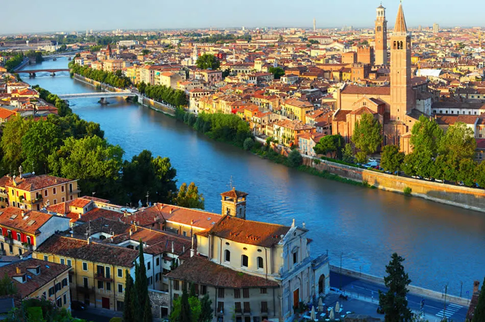Your Own Verona: Private Guided Tour of Verona