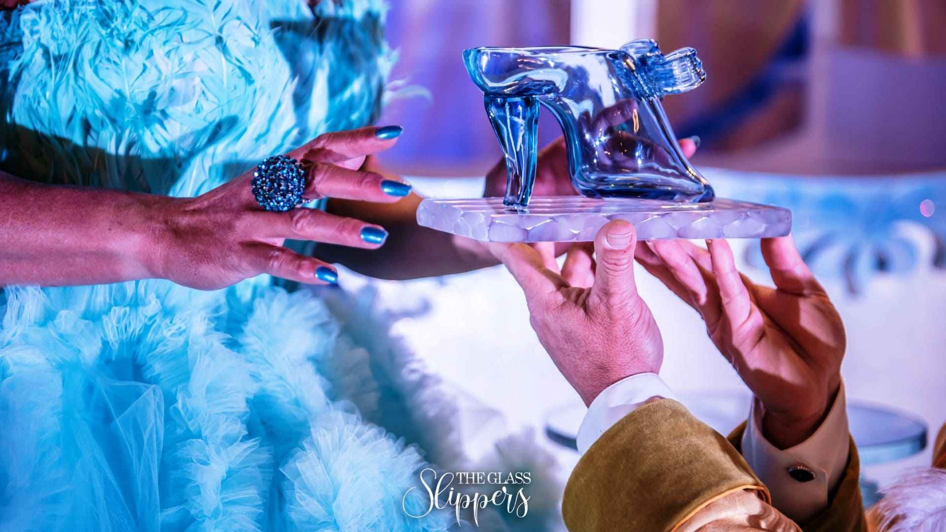 the-glass-slippers-masquerade-ball-venice-carnival-events