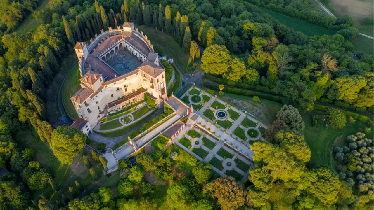 Visit and grappa tasting at Italy's oldest running artisanal distillery in  the Colli Berici, typical lunch, and tour of Montegalda Castle, image size:1280x720