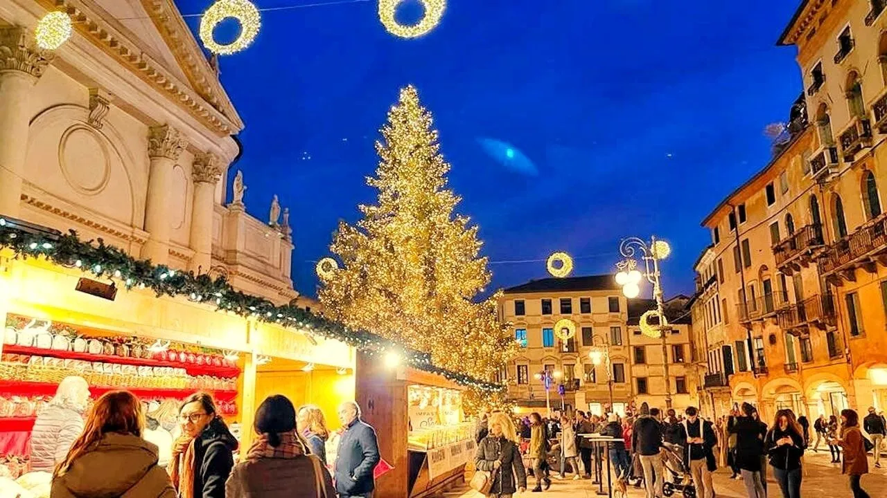 Italy Christmas Markets | Venice Treviso Vicenza