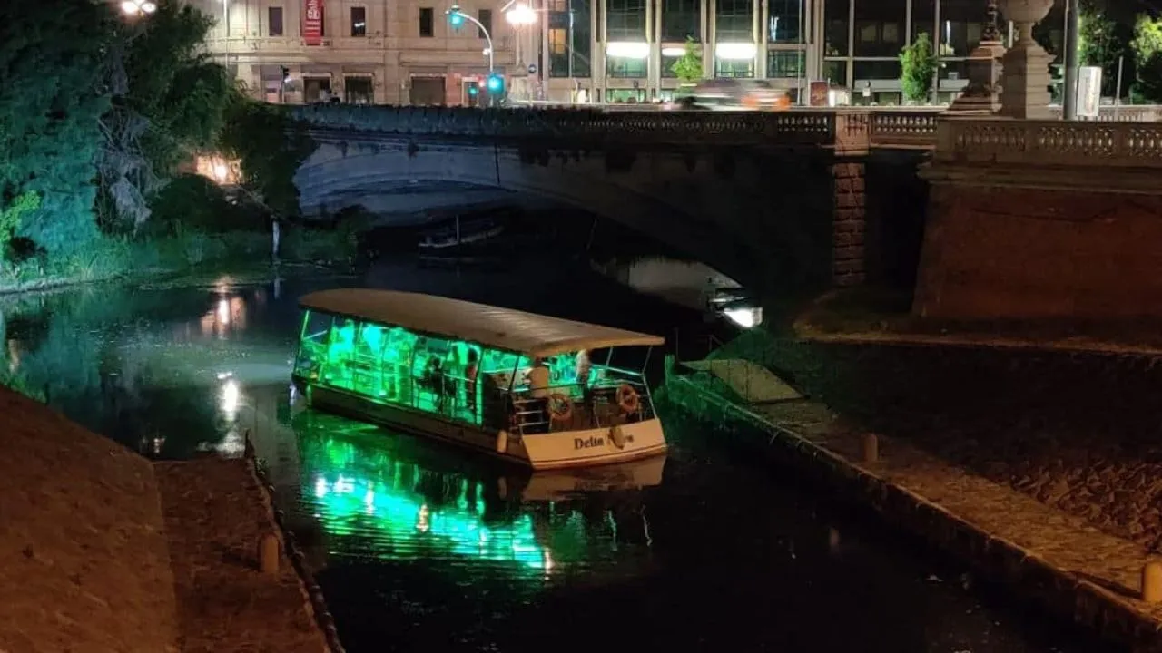 Padova by night: Evening boat ride along Padua canals and ancient walls