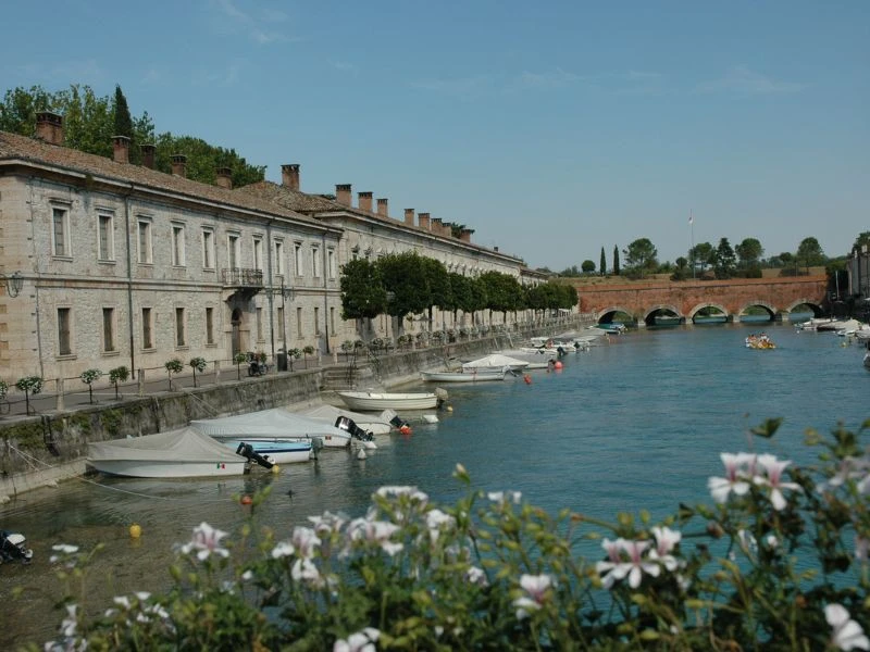 Fioriere separè  Peschiera del Garda (VR) - Martin Design